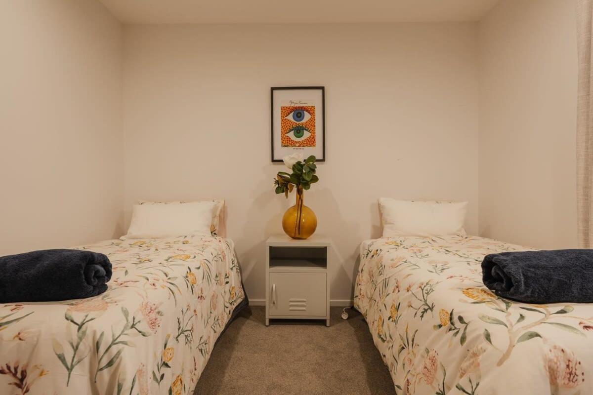 Apartment Tuam On Sleeps 5 *