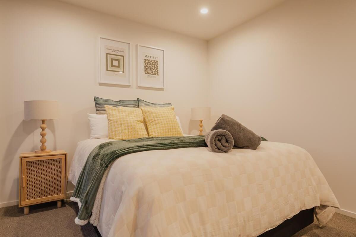 Tuam On Sleeps 5 *
