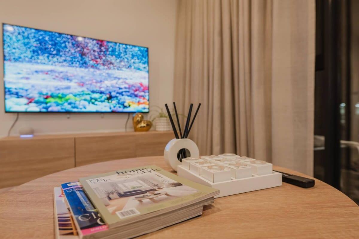 Apartment Tuam On Sleeps 5 *