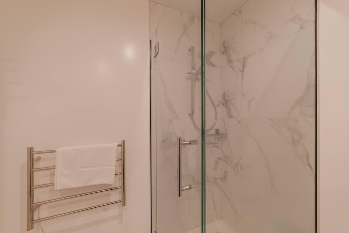 The Riccarton Niche - Sleek 2-bedroom Urban Pad * Christchurch