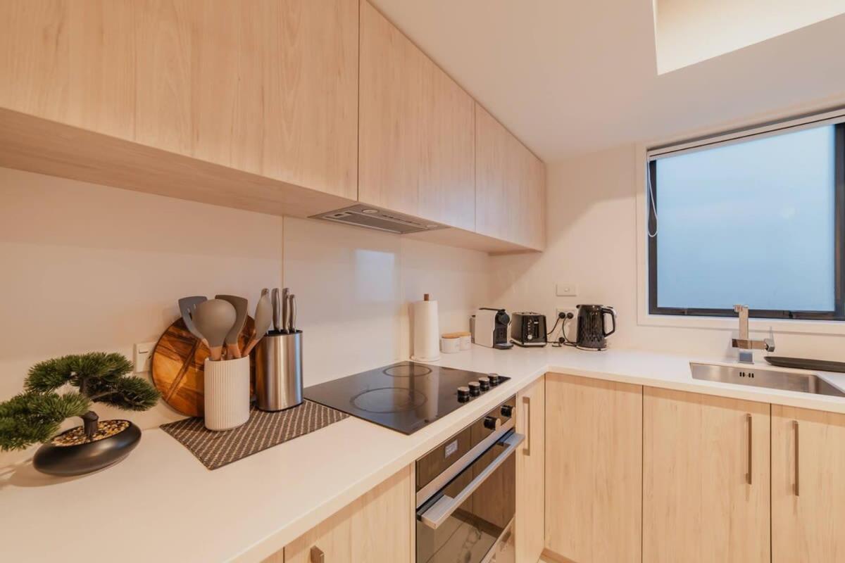 The Riccarton Niche - Sleek 2-bedroom Urban Pad * Christchurch
