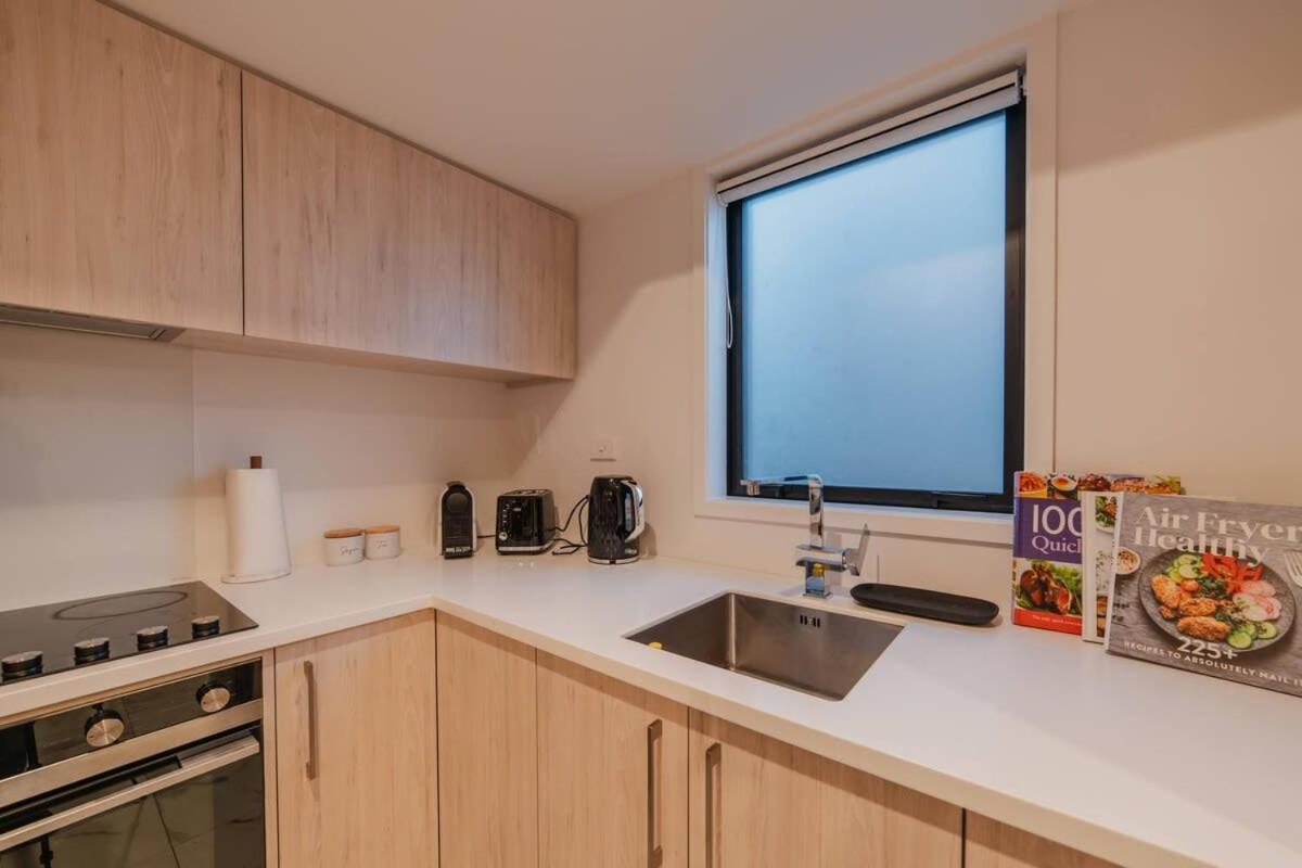 The Riccarton Niche - Sleek 2-bedroom Urban Pad Holiday home *