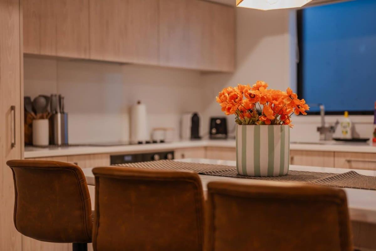 The Riccarton Niche - Sleek 2-bedroom Urban Pad Holiday home