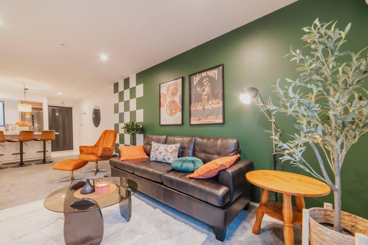 The Riccarton Niche - Sleek 2-bedroom Urban Pad Holiday home Christchurch