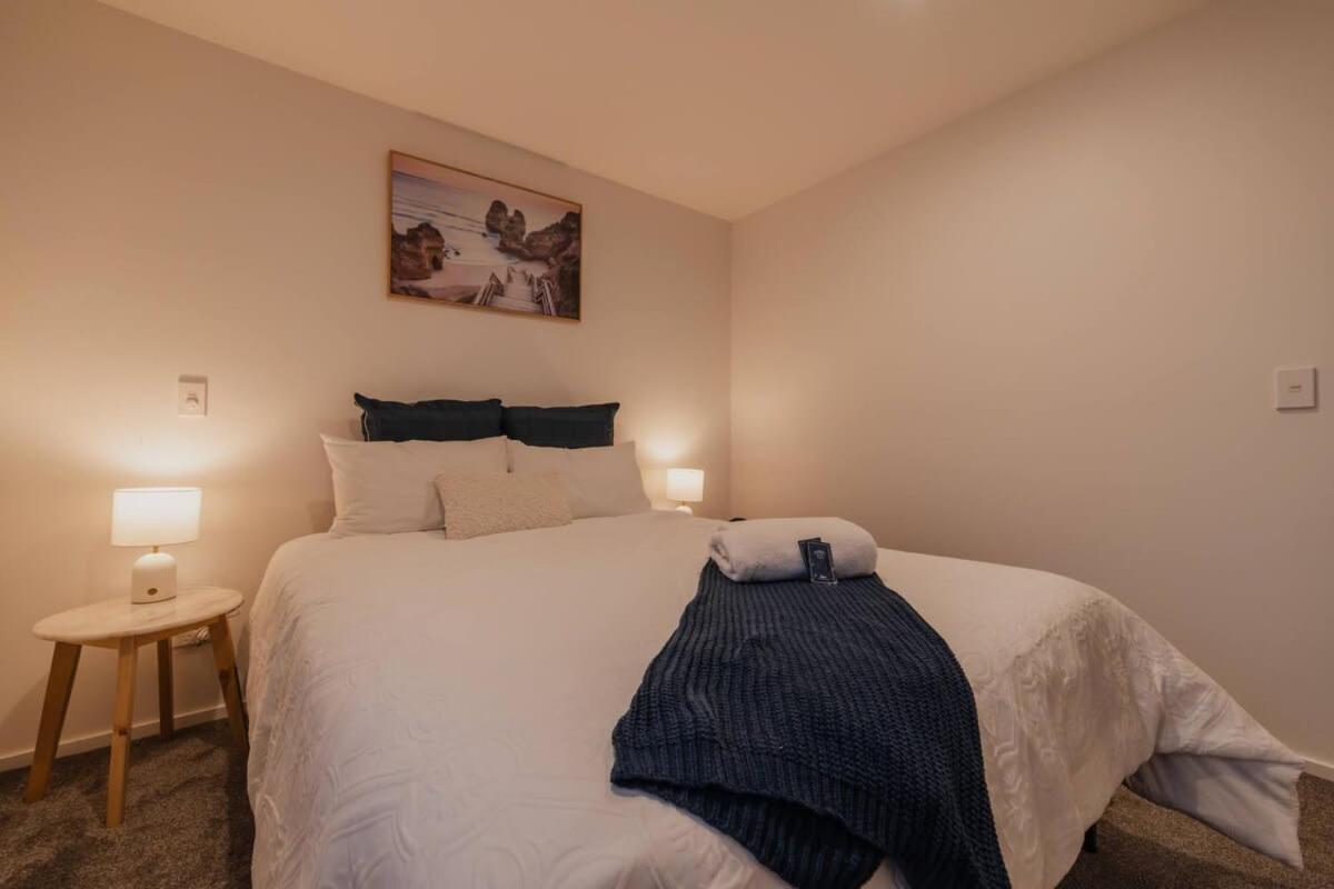 The Riccarton Niche - Sleek 2-bedroom Urban Pad * Christchurch