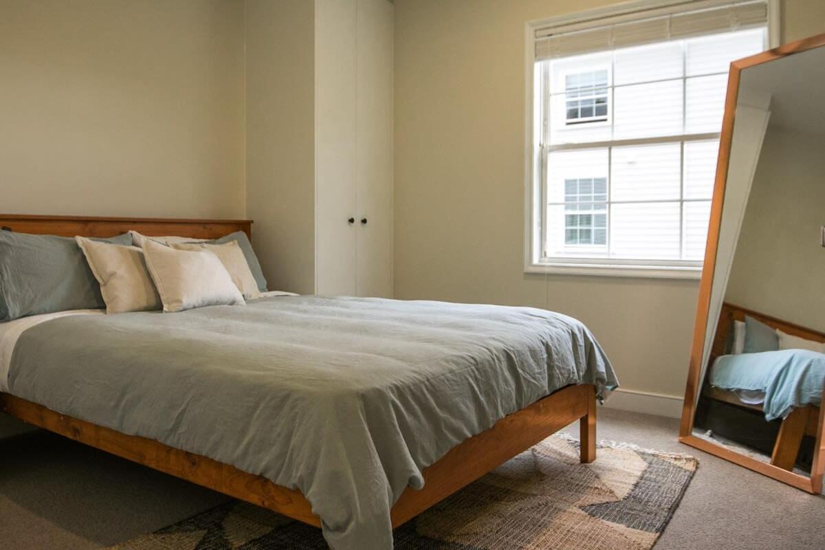 Parkside Heritage Retreat 3-bedroom Terrace Charm Holiday home Christchurch
