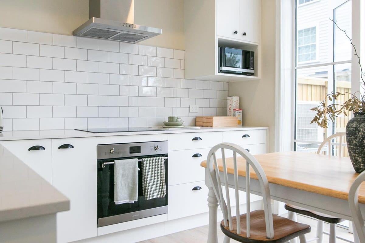 Parkside Heritage Retreat 3-bedroom Terrace Charm Holiday home Christchurch