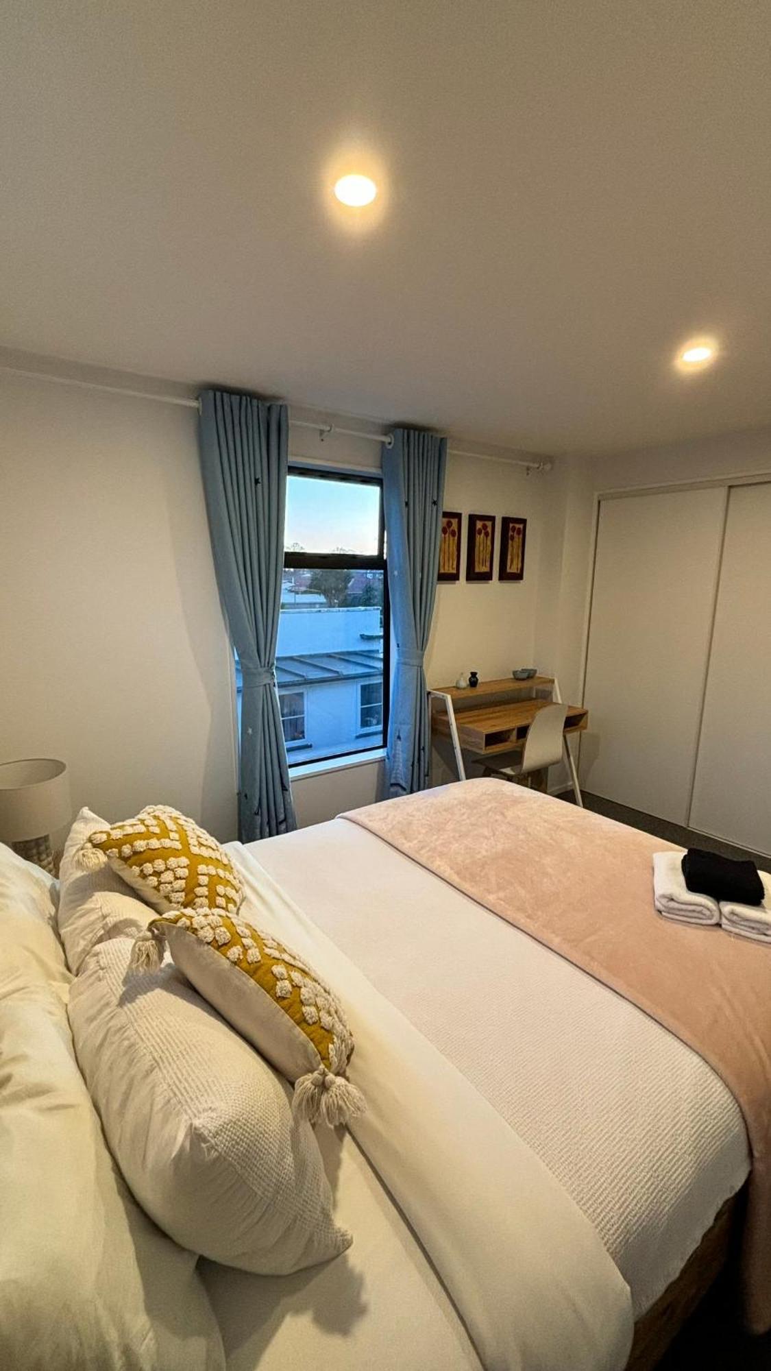 Close To And - Modern With Garage Apartment *