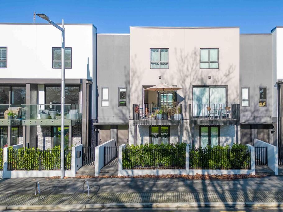 Apartment Luxury 2br W Balcony Parkside *