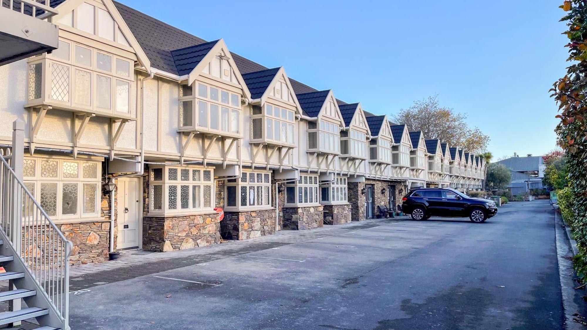 The Elmwood * Christchurch