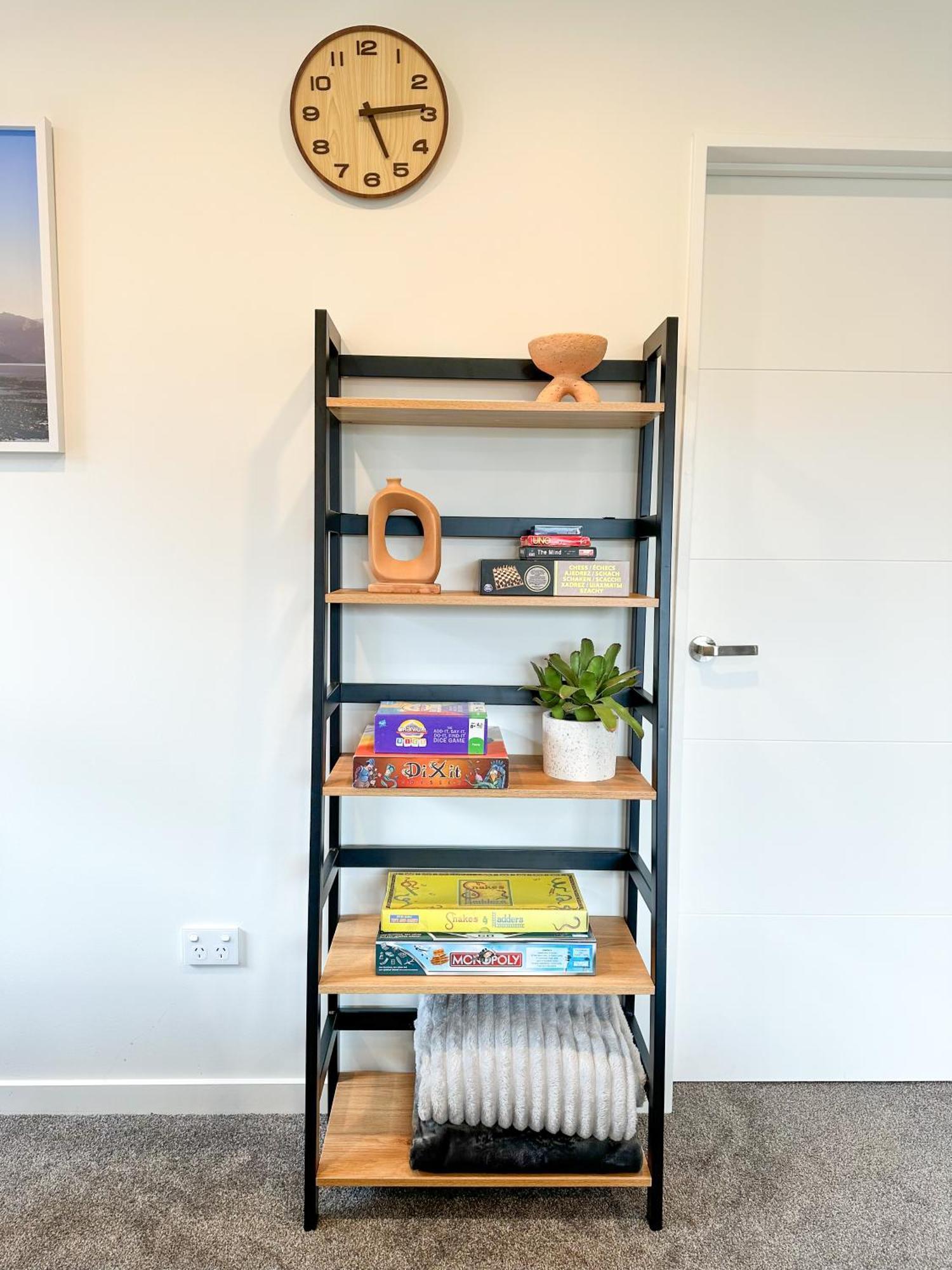Cosy Modern - New Build In * Christchurch