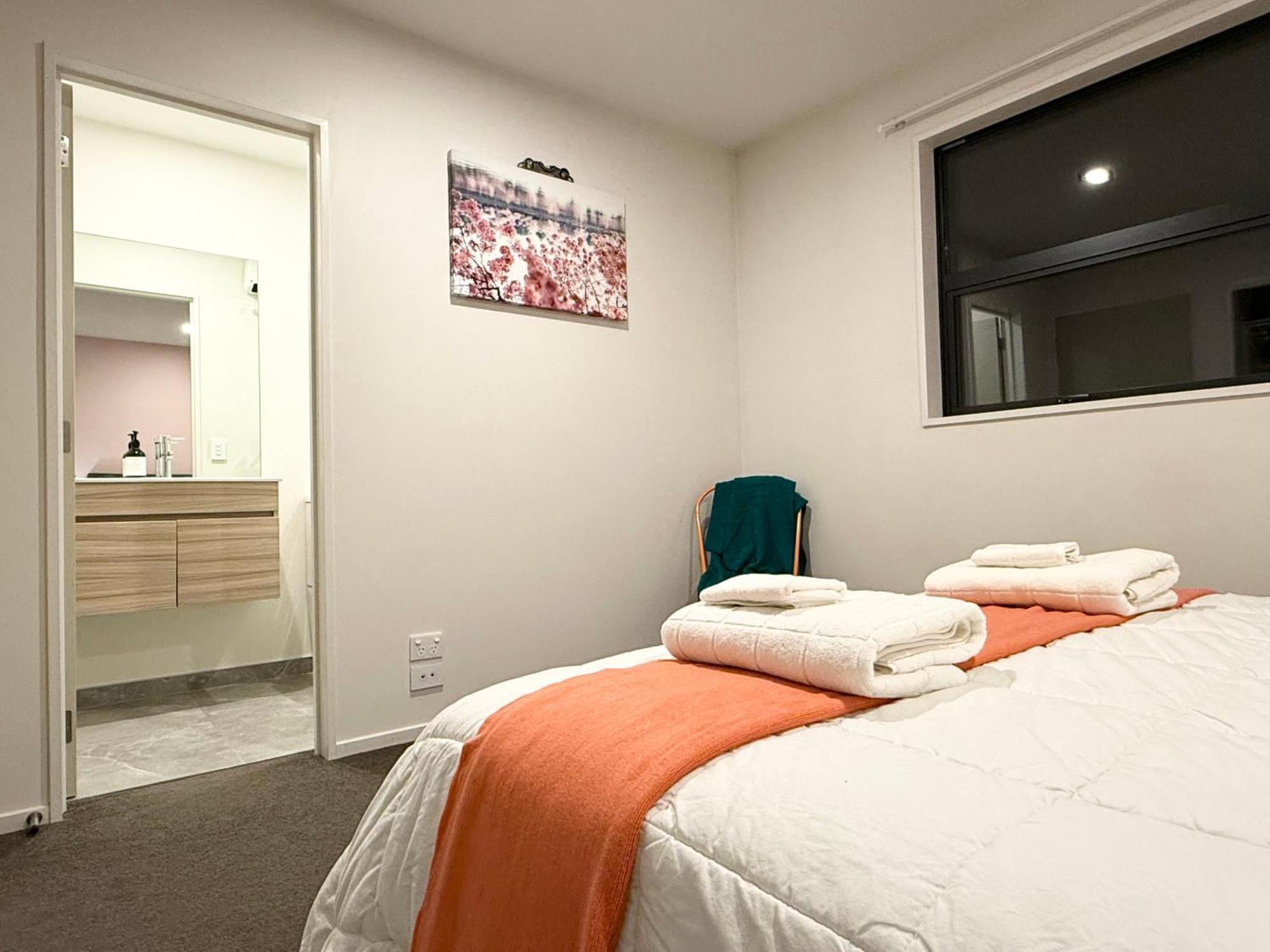 Apartment 3brm 3 Bathroom Townhouse Free Car Park