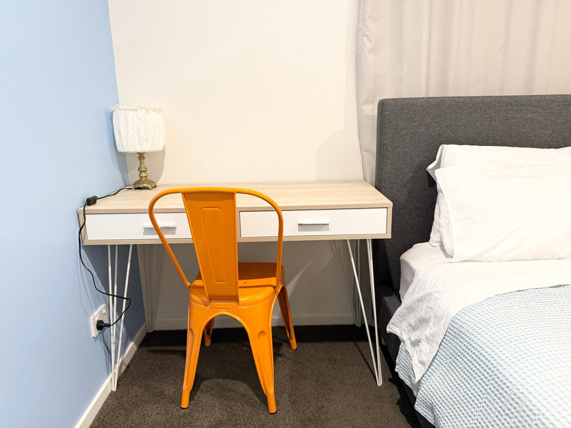 3brm 3 Bathroom Townhouse Free Car Park Apartment *