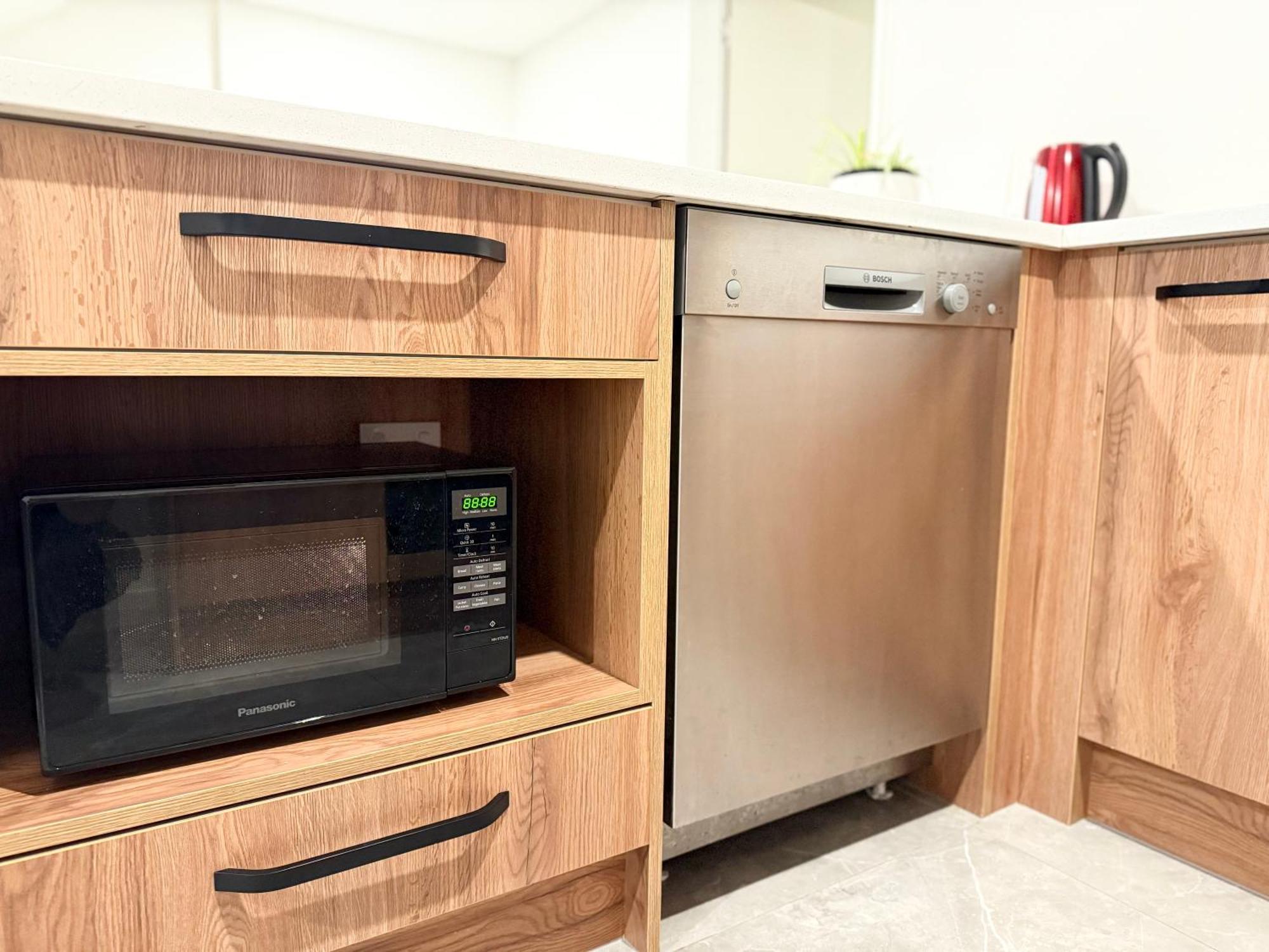 Apartment 3brm 3 Bathroom Townhouse Free Car Park Christchurch