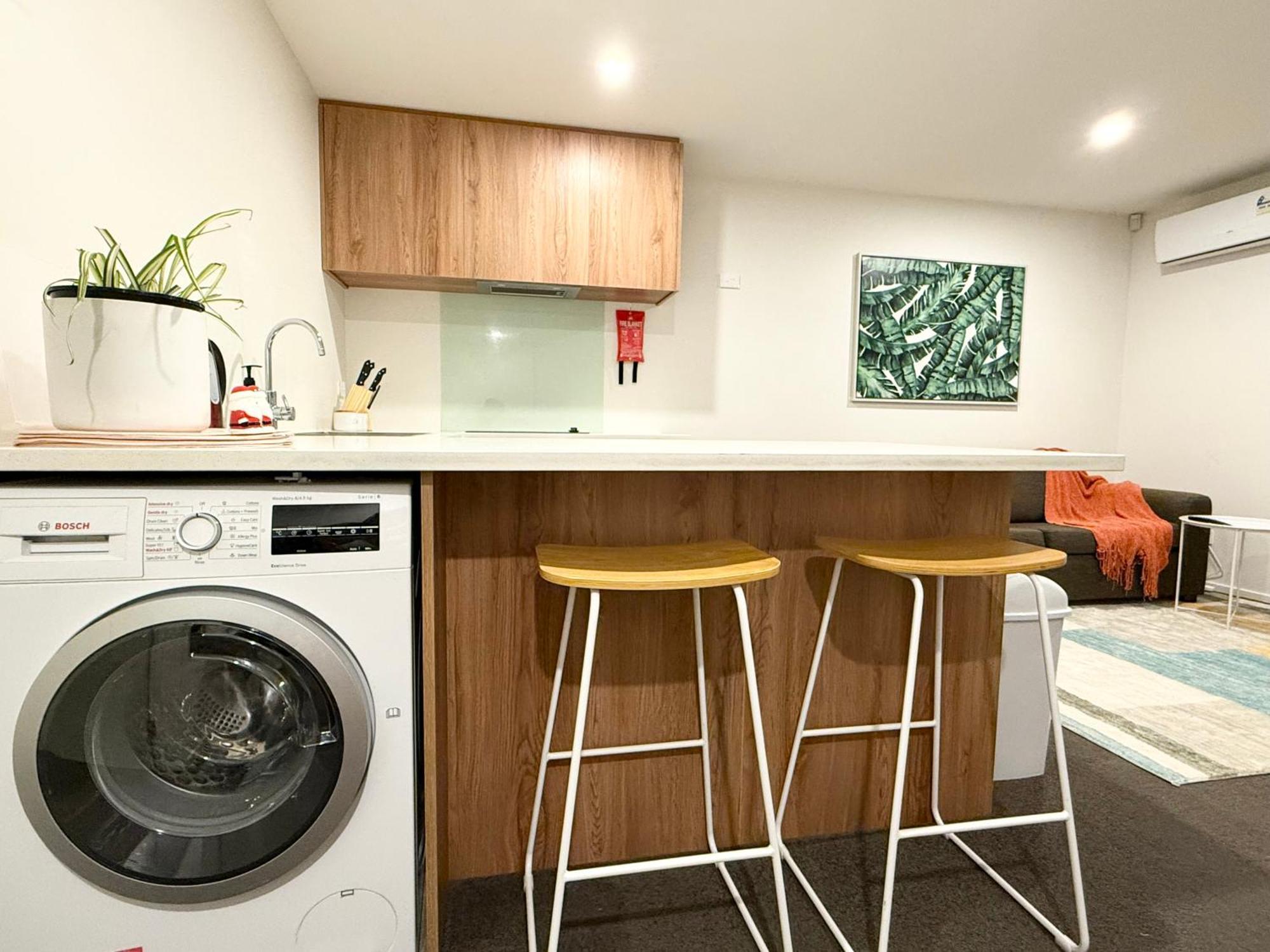 3brm 3 Bathroom Townhouse Free Car Park * Christchurch