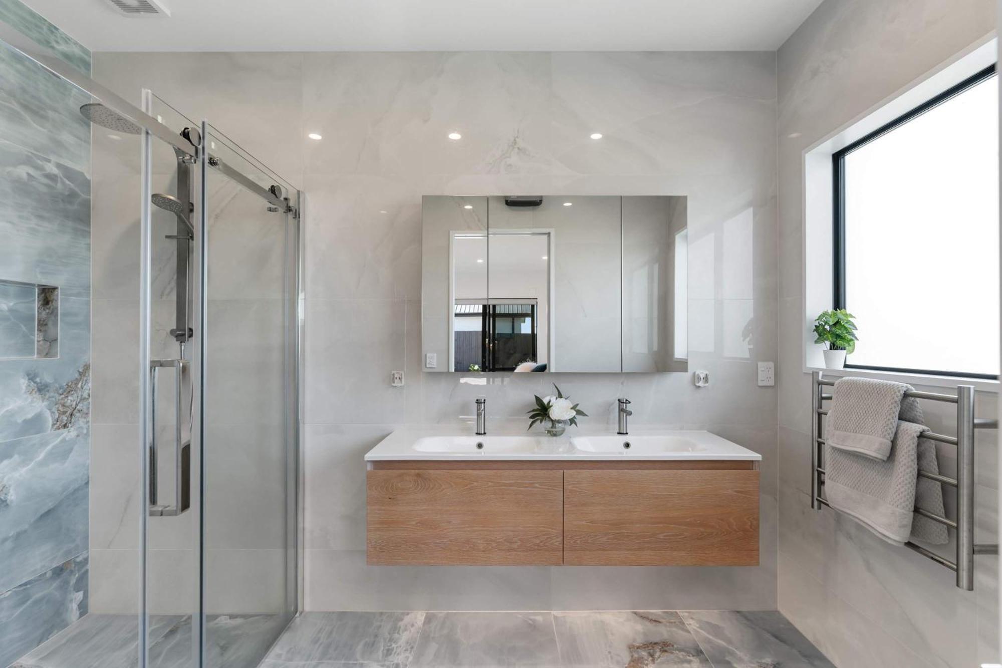 5-bed Luxury Living At It's Finest That Sleeps 10 * Christchurch