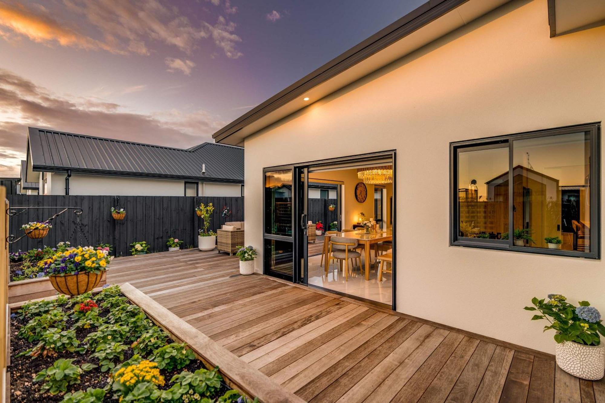 5-bed Luxury Living At It's Finest That Sleeps 10 Holiday home *
