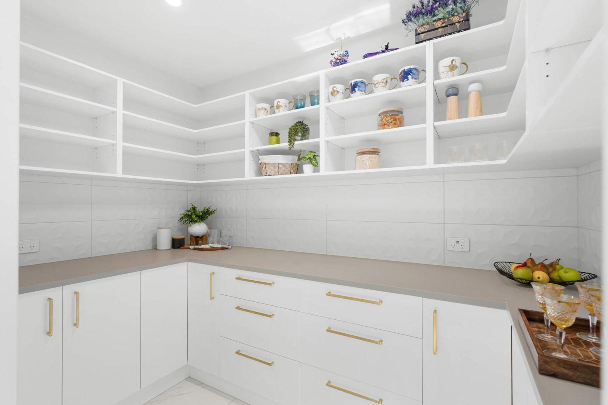 5-bed Luxury Living At It's Finest That Sleeps 10 * Christchurch