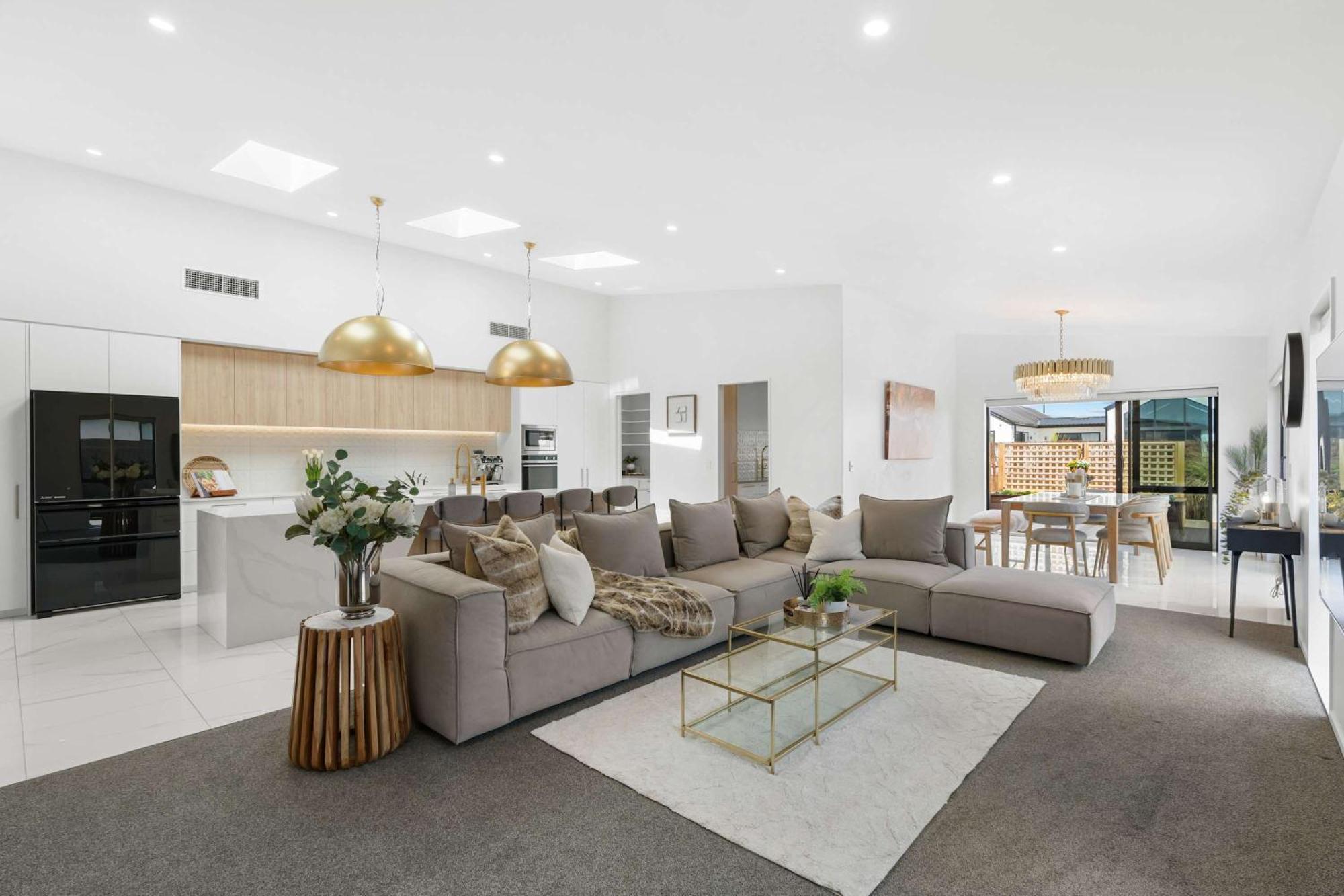 5-bed Luxury Living At It's Finest That Sleeps 10 Holiday home Christchurch