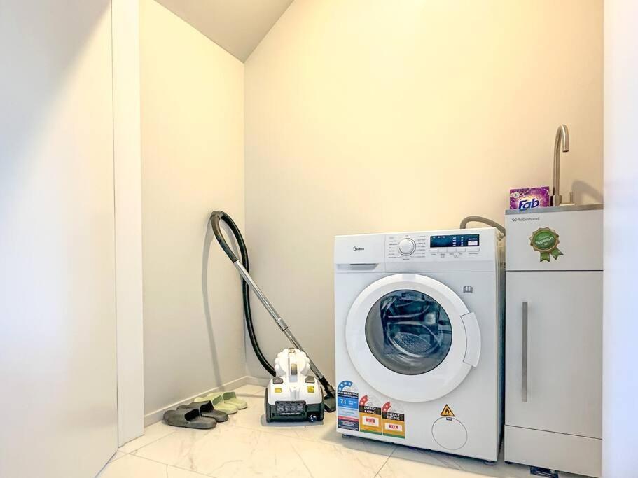 Brand New 3br Opposite To Uc Christchurch