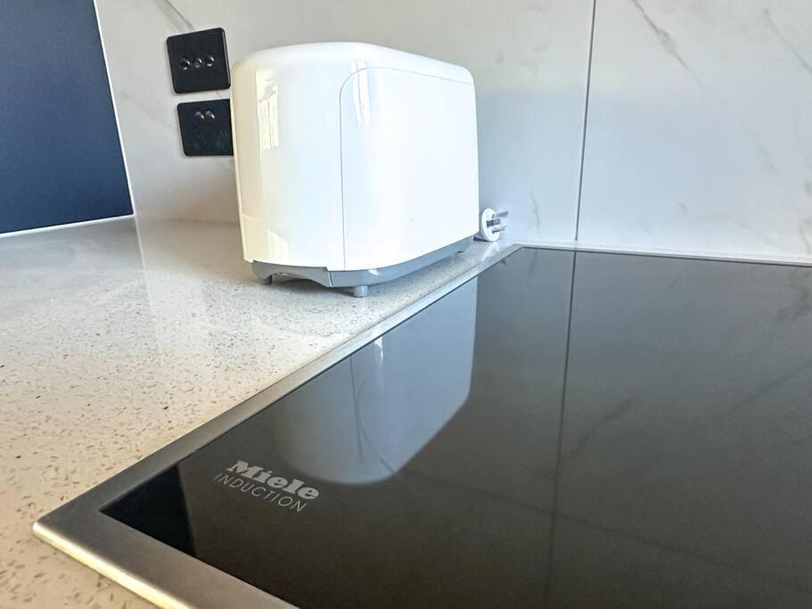 Brand New 3br Opposite To Uc * Christchurch