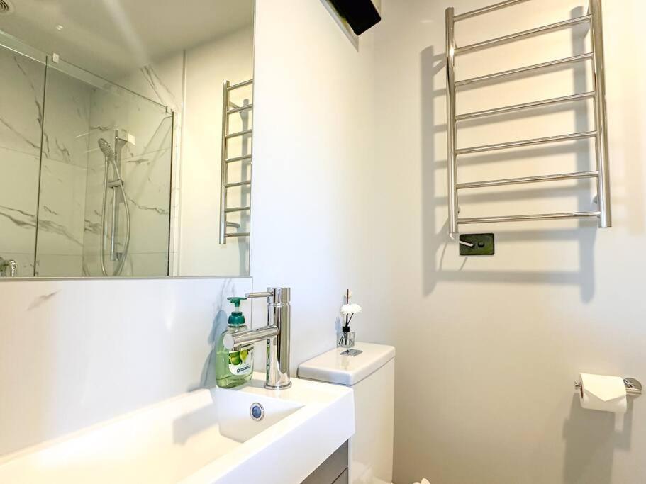 Brand New 3br Opposite To Uc Holiday home