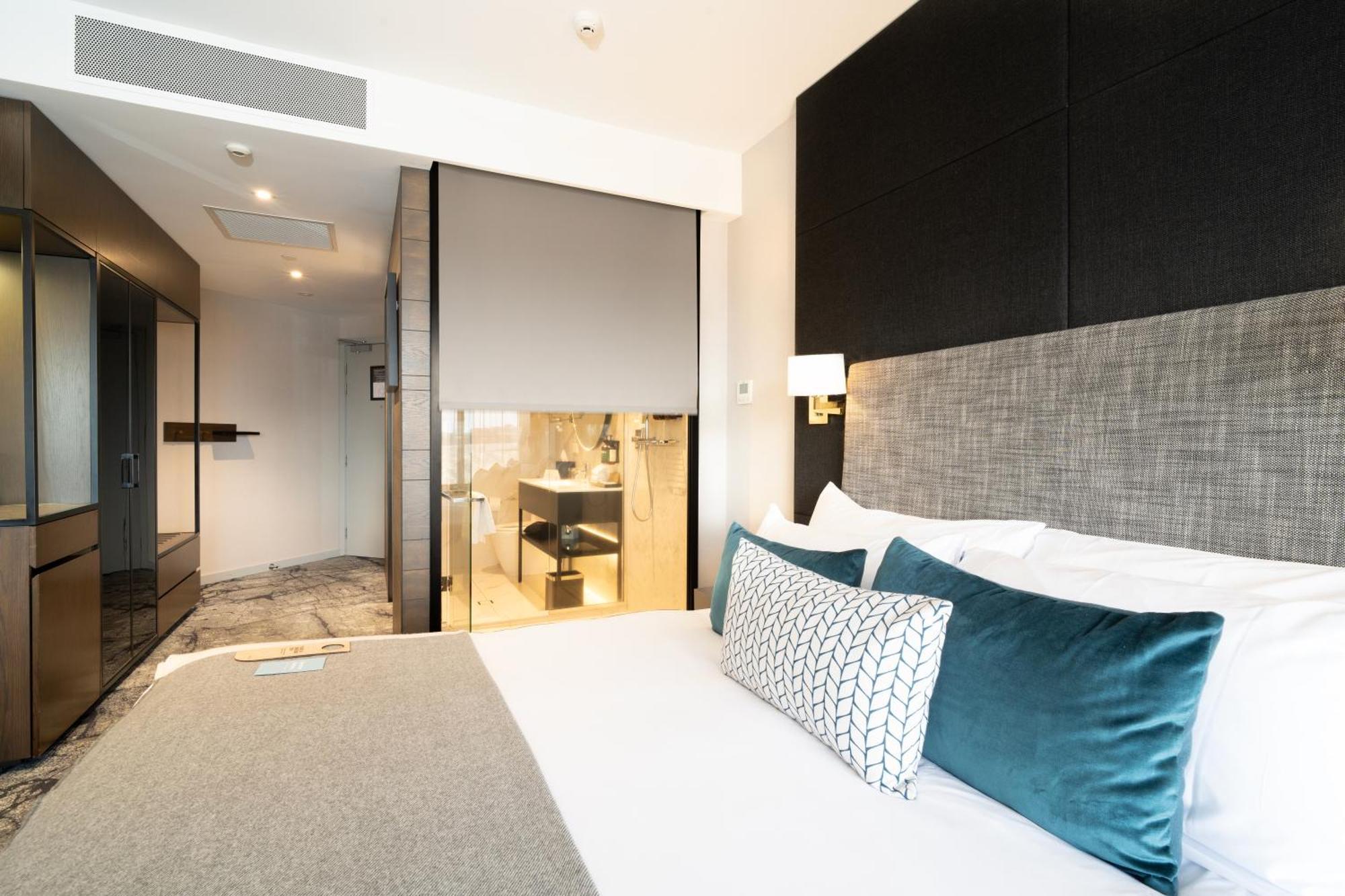 Crowne Plaza By Ihg