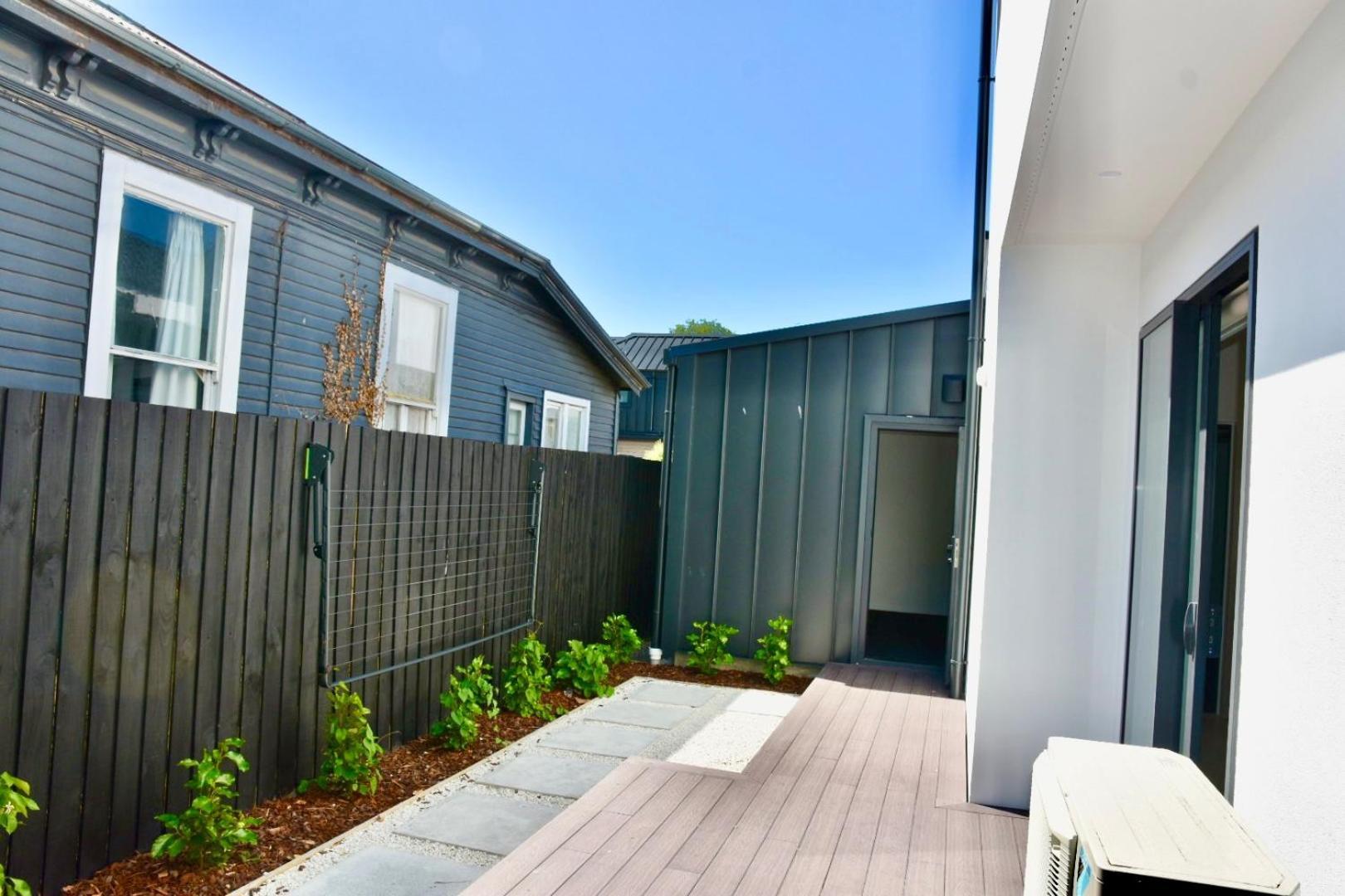 Chch Near Cbd Sleek New Townhouse 3 Beds 3 Bath With Onsite Garage Holiday home *