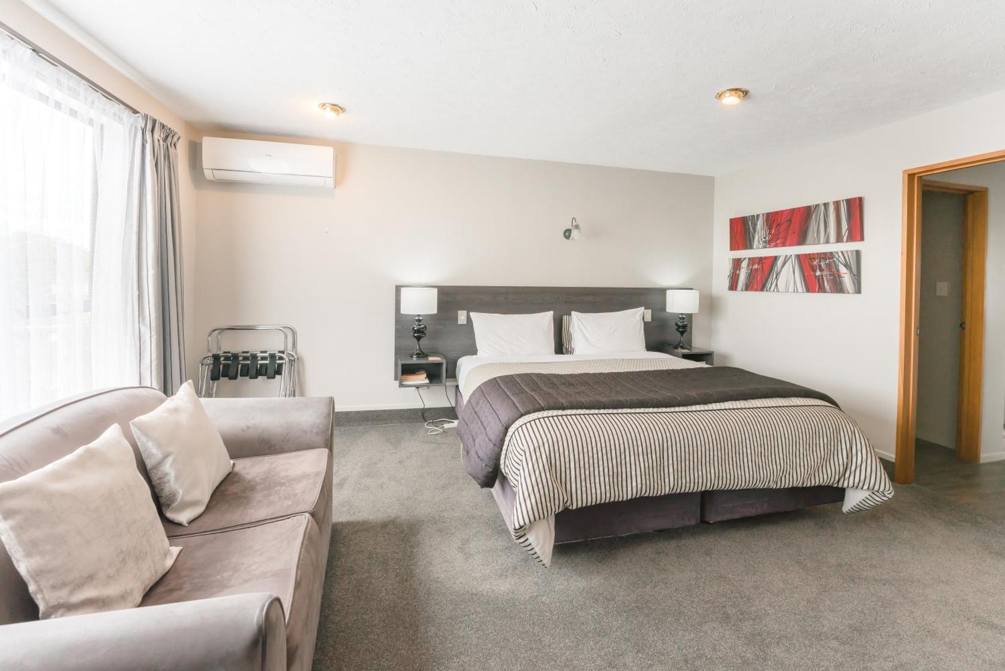 Strathern Motor Motel 4*