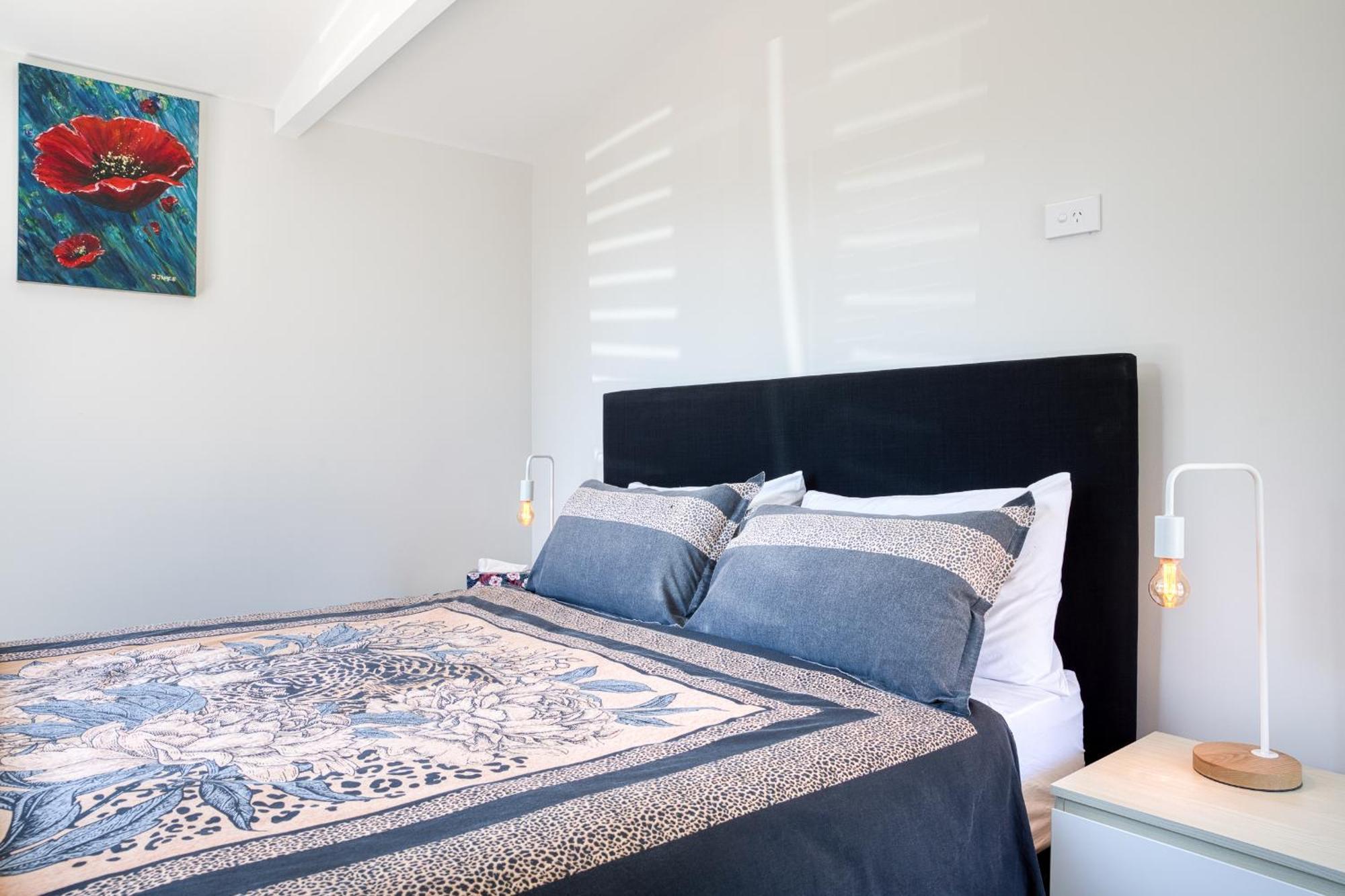 Classy Modern Unit Close To Airport, Shops And Bus Holiday home Christchurch