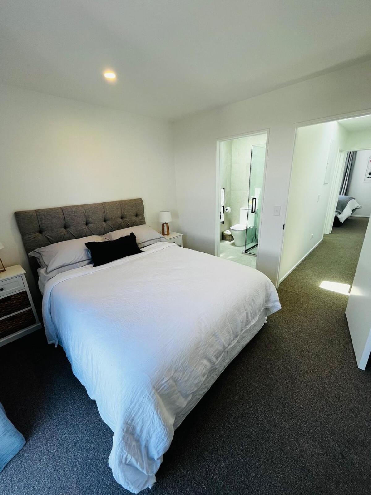 New 2bed2bath Townhouse With Parking By Hagley Park Apartamento *