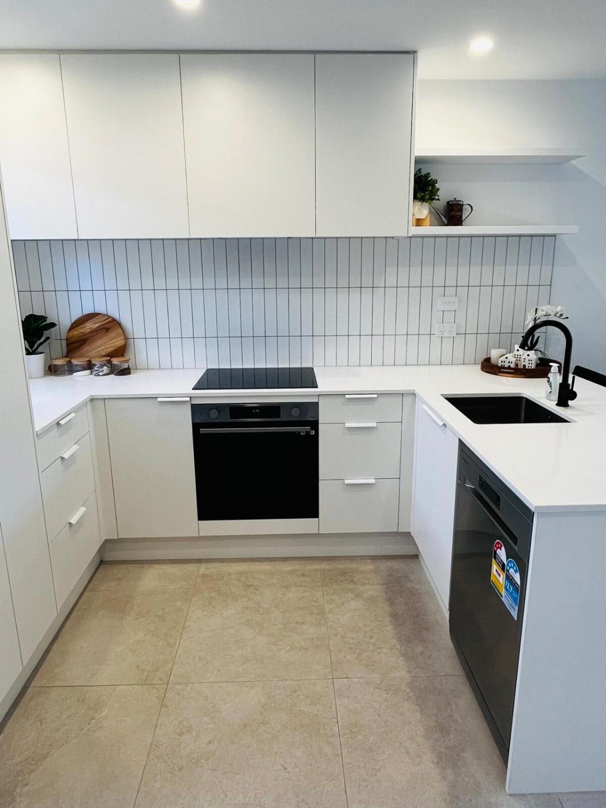 New 2bed2bath Townhouse With Parking By Hagley Park * Christchurch