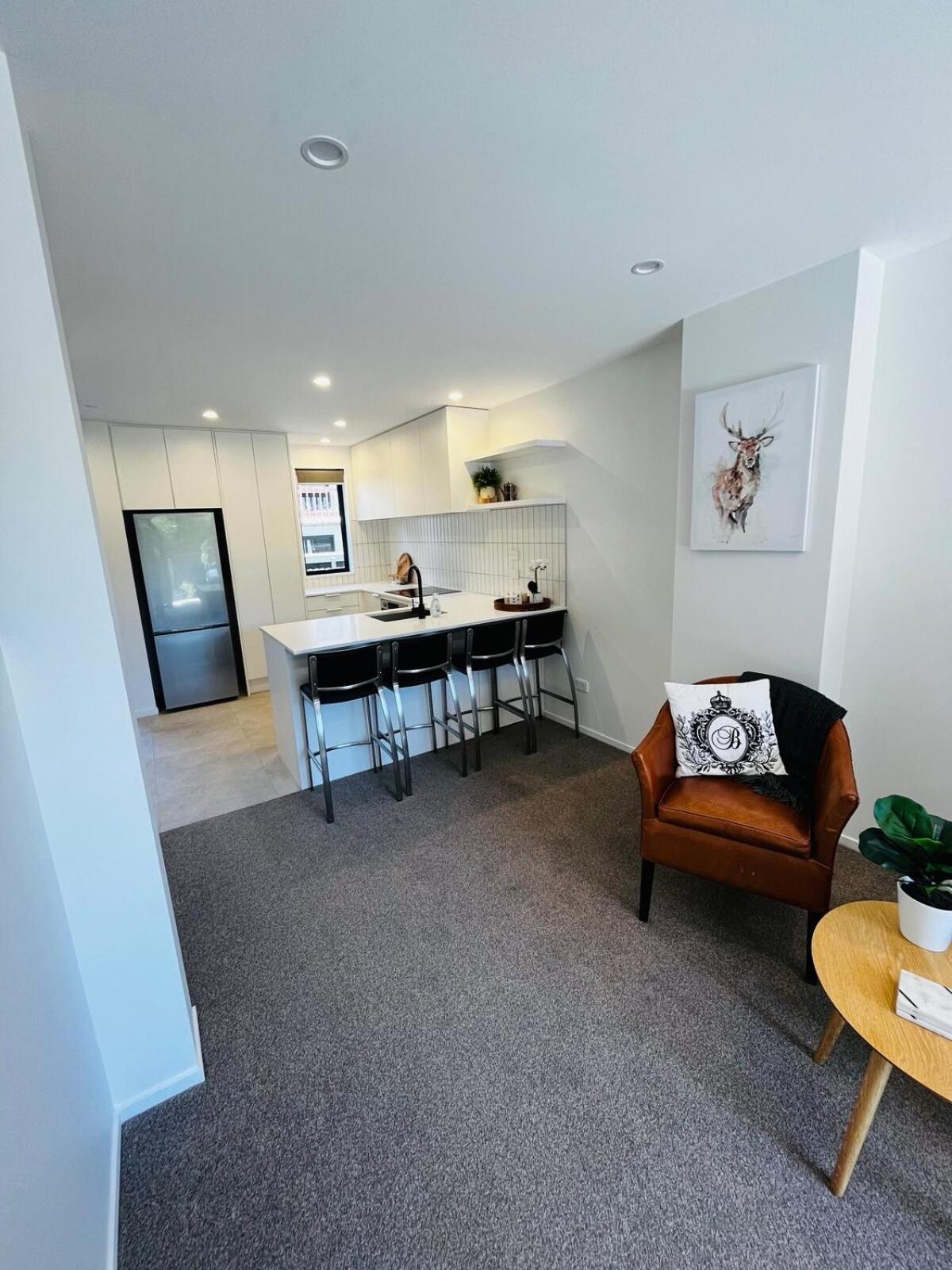 New 2bed2bath Townhouse With Parking By Hagley Park Apartamento *