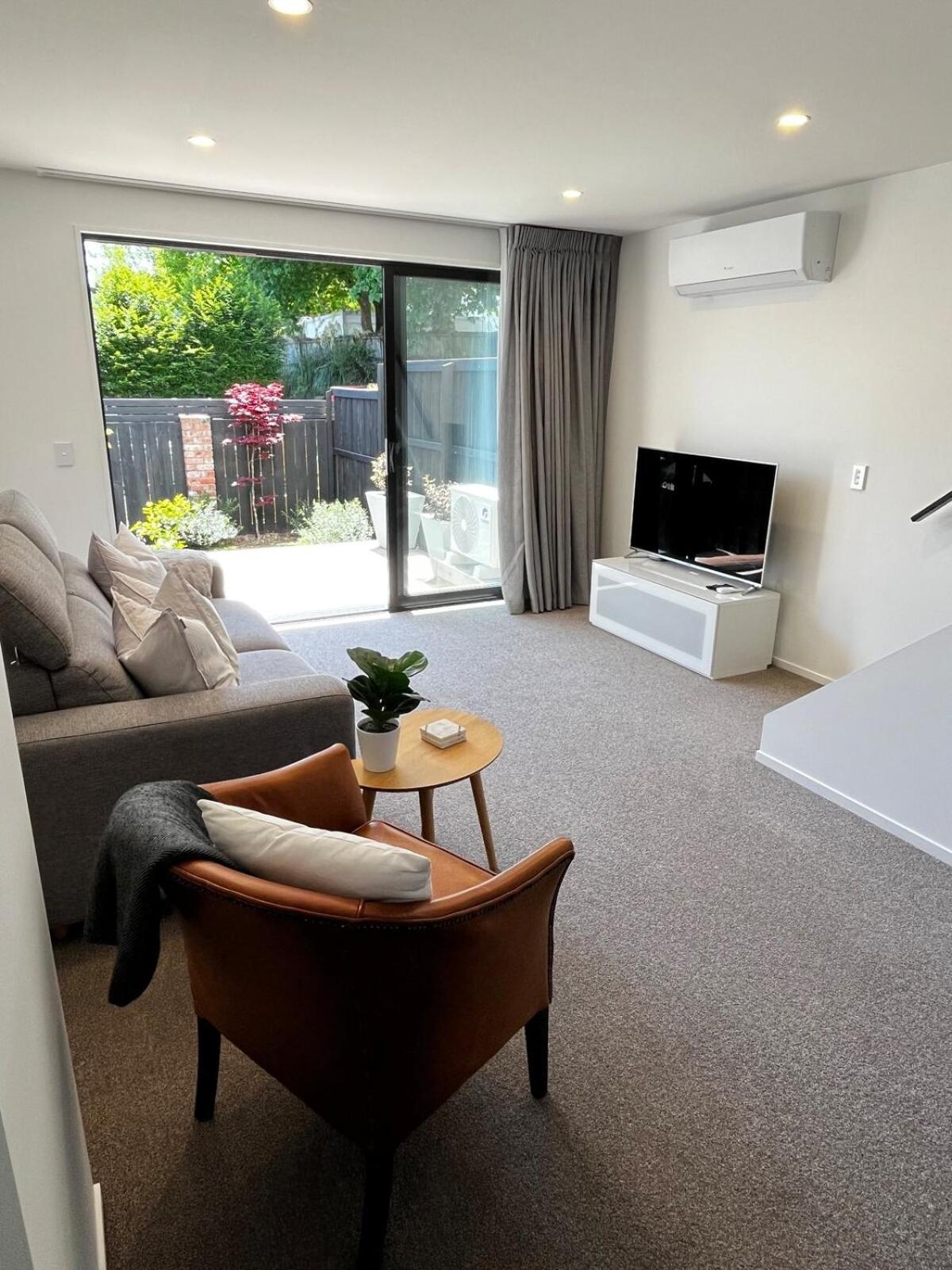 New 2bed2bath Townhouse With Parking By Hagley Park Apartamento *