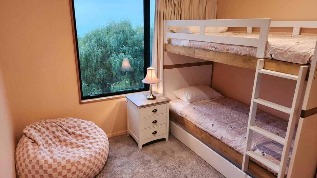 Oceanview Luxury 3brm Family Retreat Holiday home Christchurch