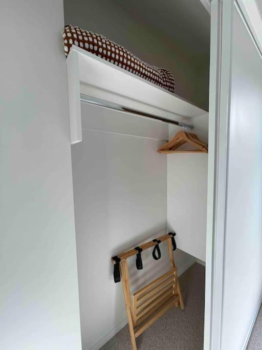 Luxury 3 Bedroom With Double Garage * Christchurch