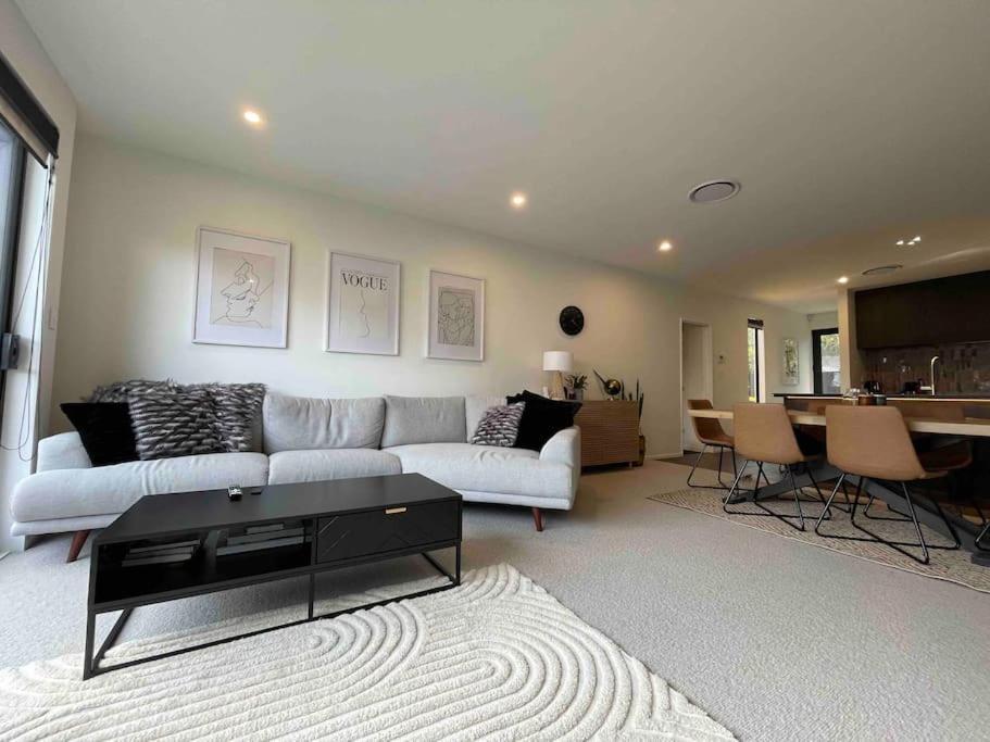 Holiday home Luxury 3 Bedroom With Double Garage Christchurch