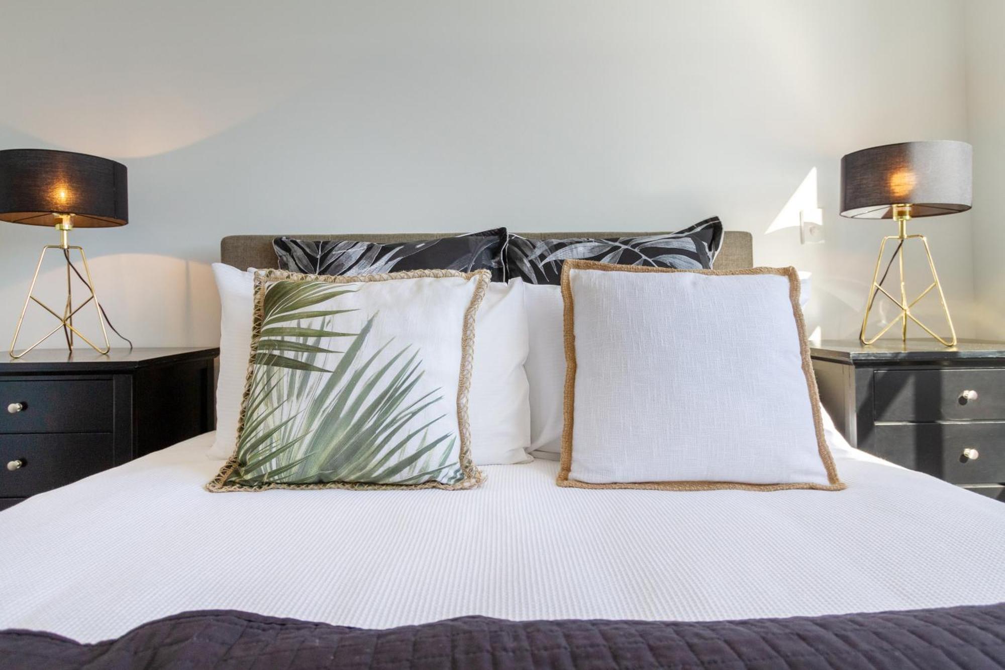 Escape On Cashel Street 2 Bed 2 Bath Apartment Christchurch