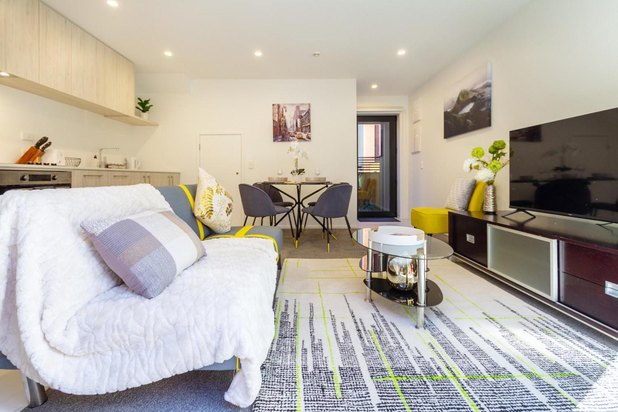Escape On Cashel Street 2 Bed 2 Bath *