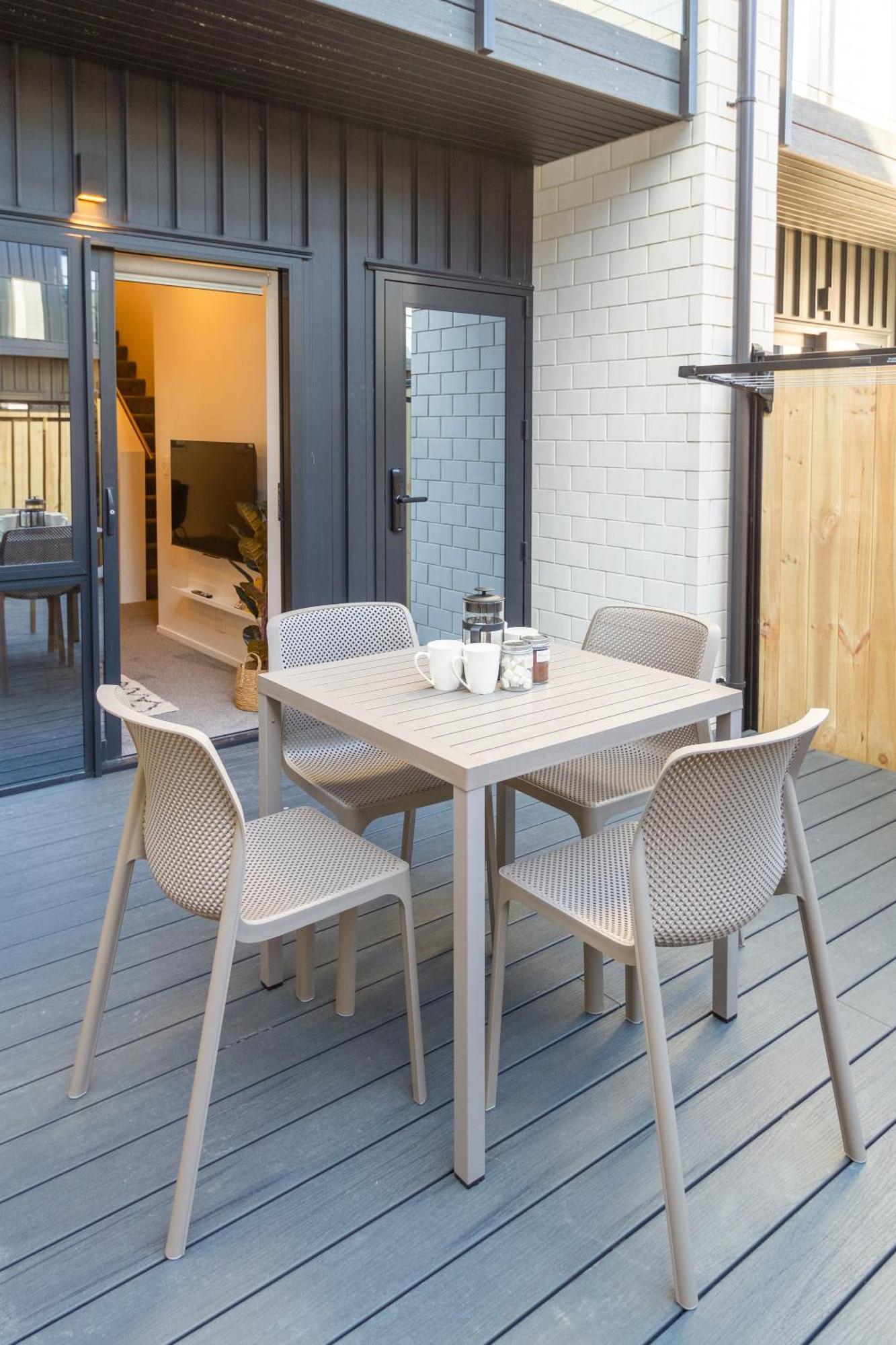 Tuam Street Delight 4 Bed 4 Bath *