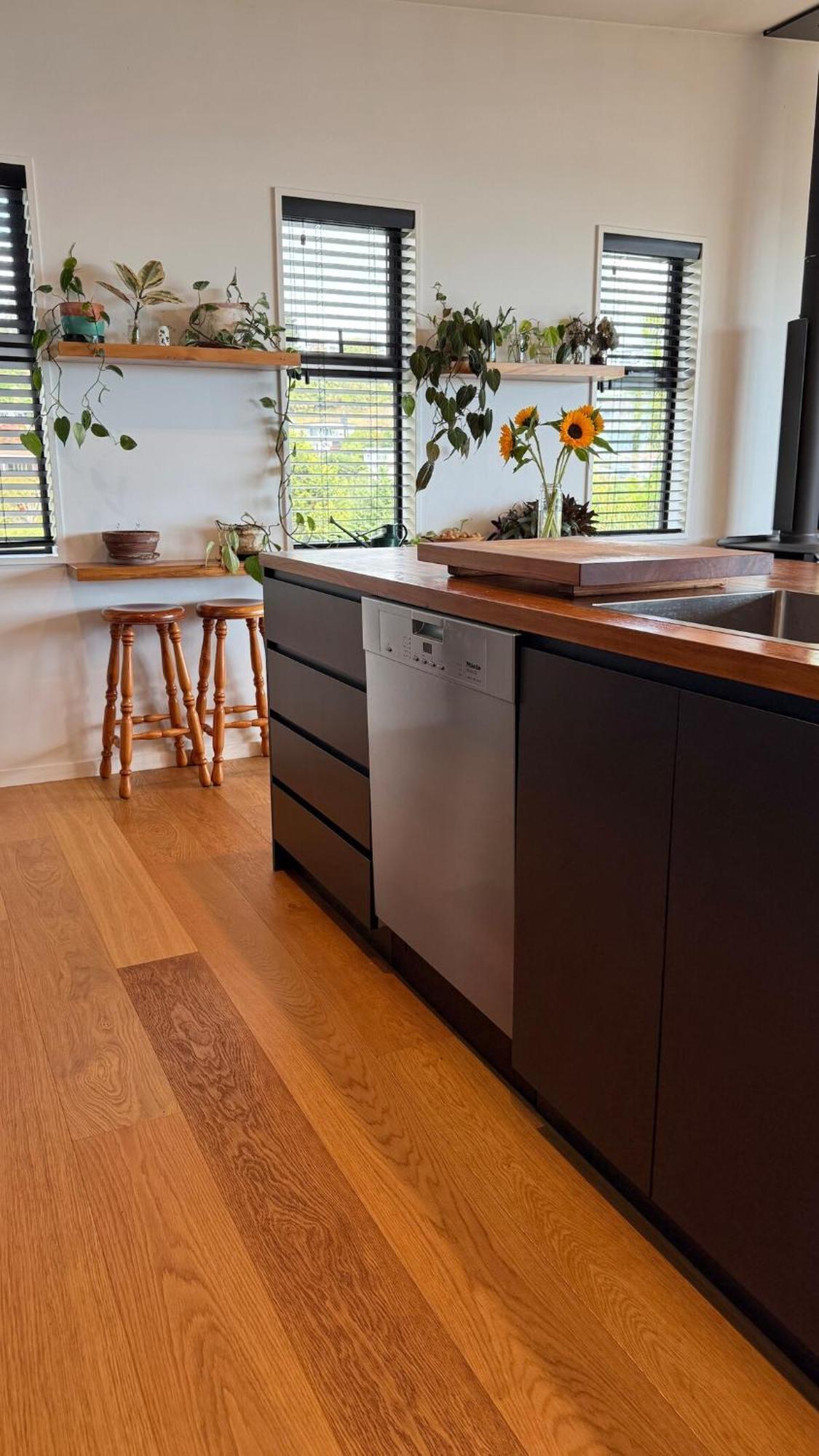 Luxury Retreat With Ocean Views, Sauna & Plunge Holiday home Christchurch