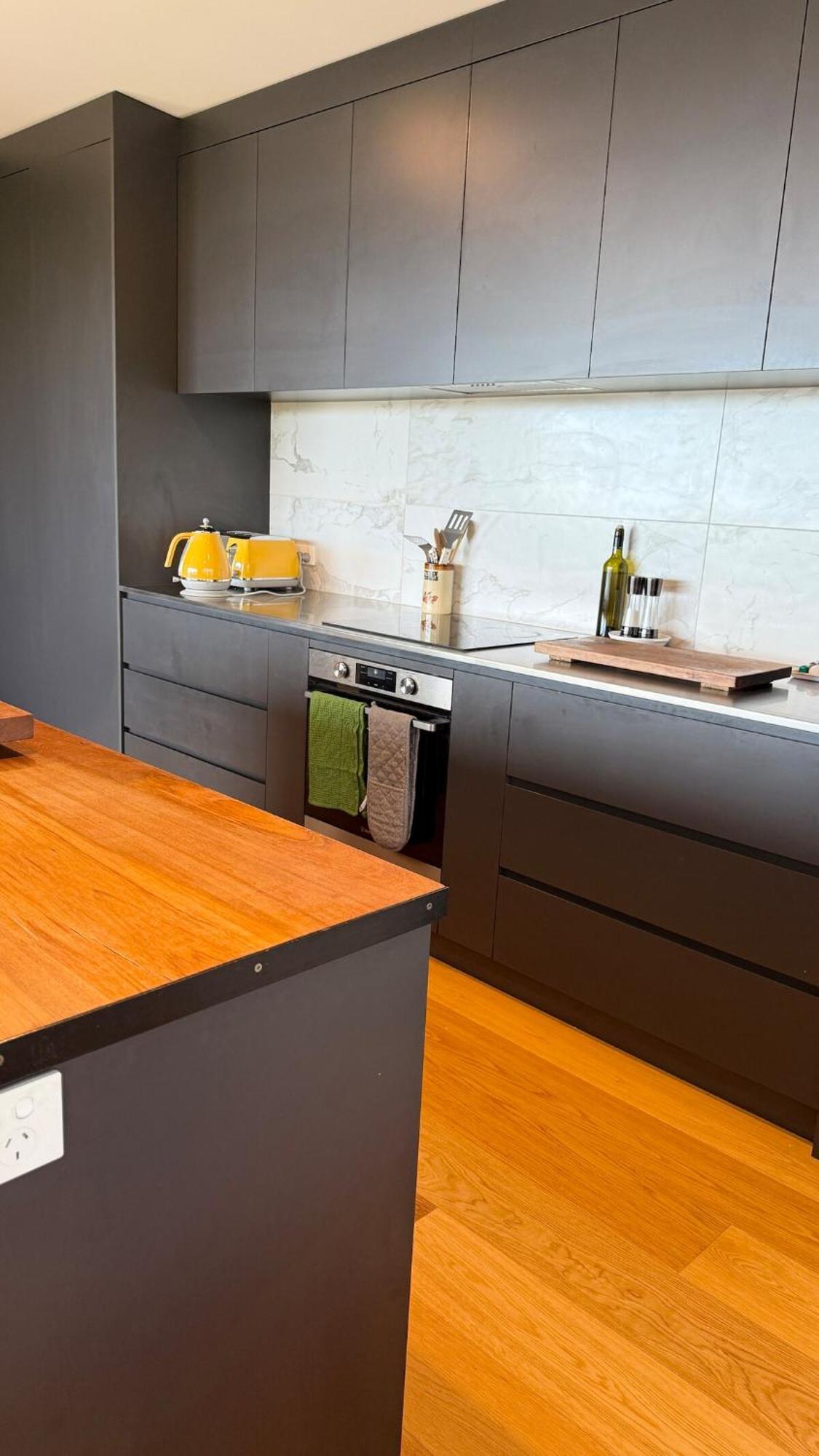 Holiday home Luxury Retreat With Ocean Views, Sauna & Plunge Christchurch