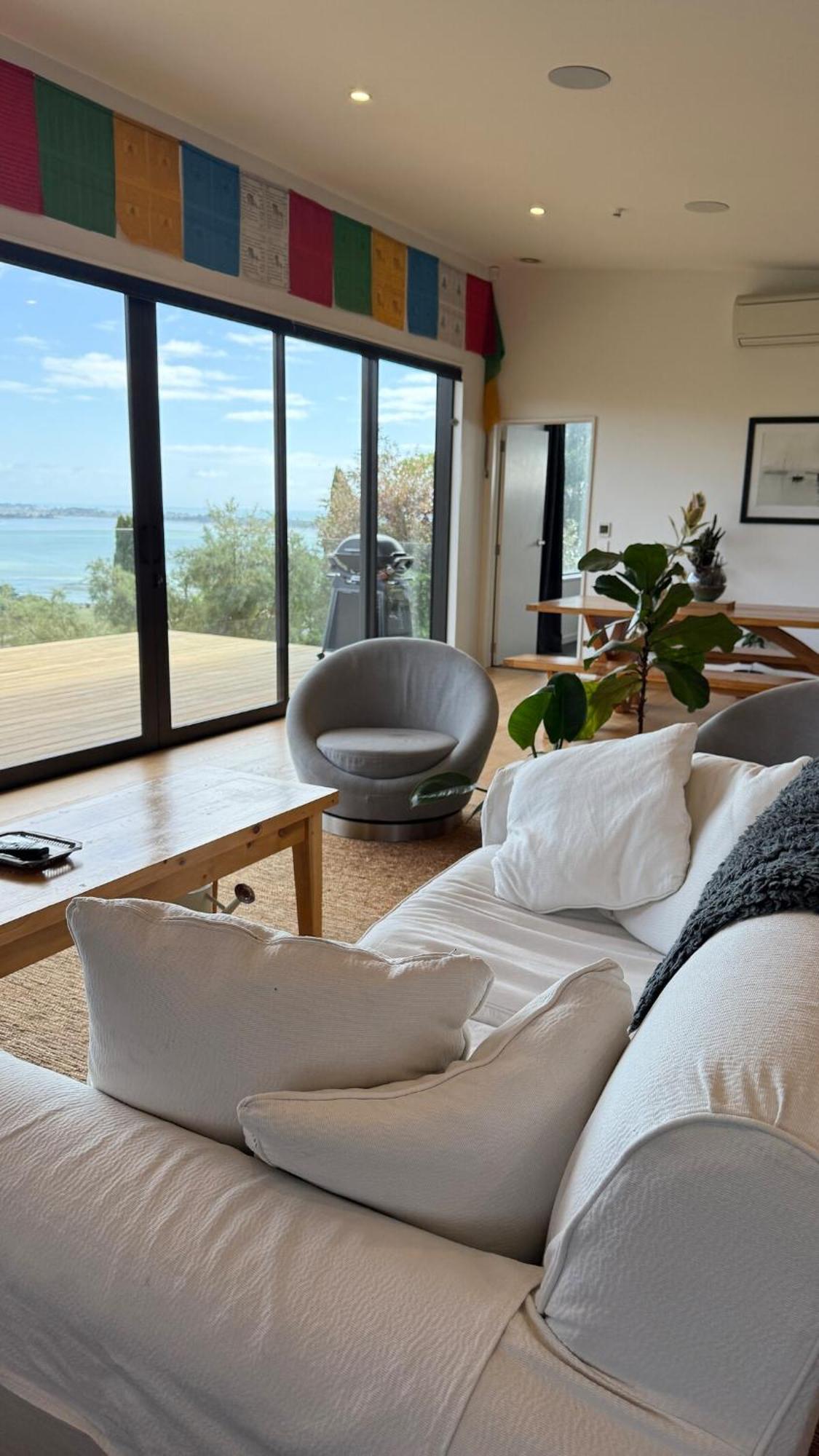 Holiday home Luxury Retreat With Ocean Views, Sauna & Plunge *