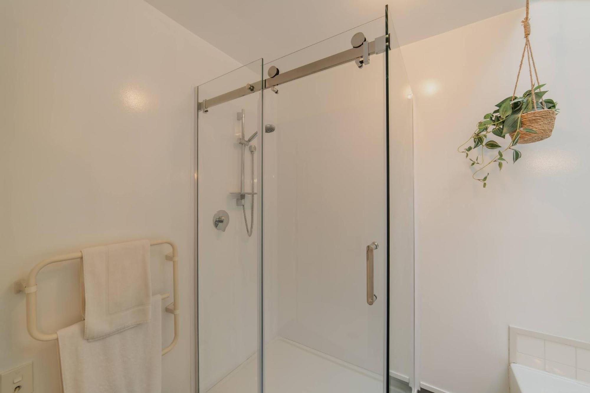 Adventure & Relaxation Cozy 3br With Games & Scenic Views *