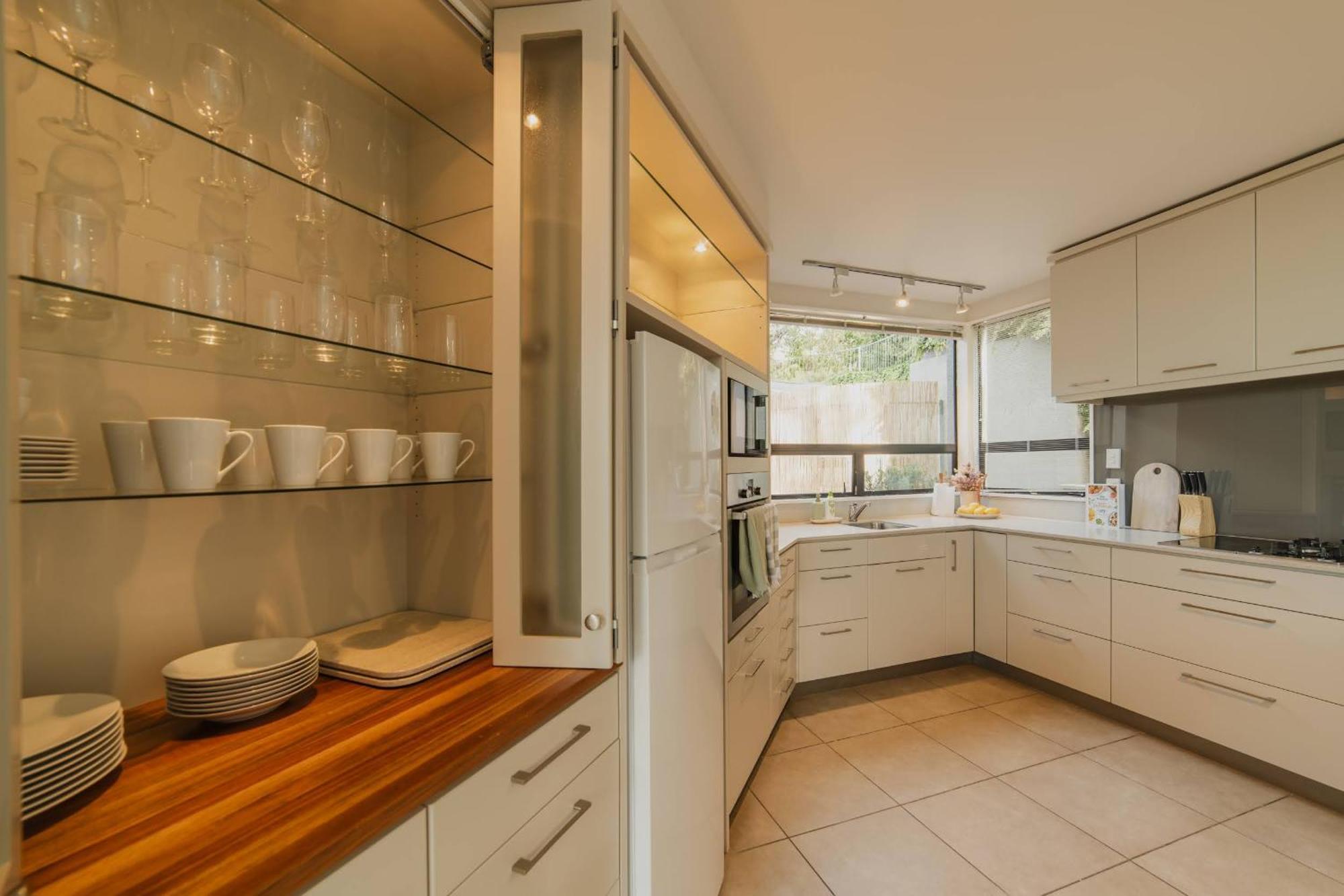 Adventure & Relaxation Cozy 3br With Games & Scenic Views Apartment Christchurch
