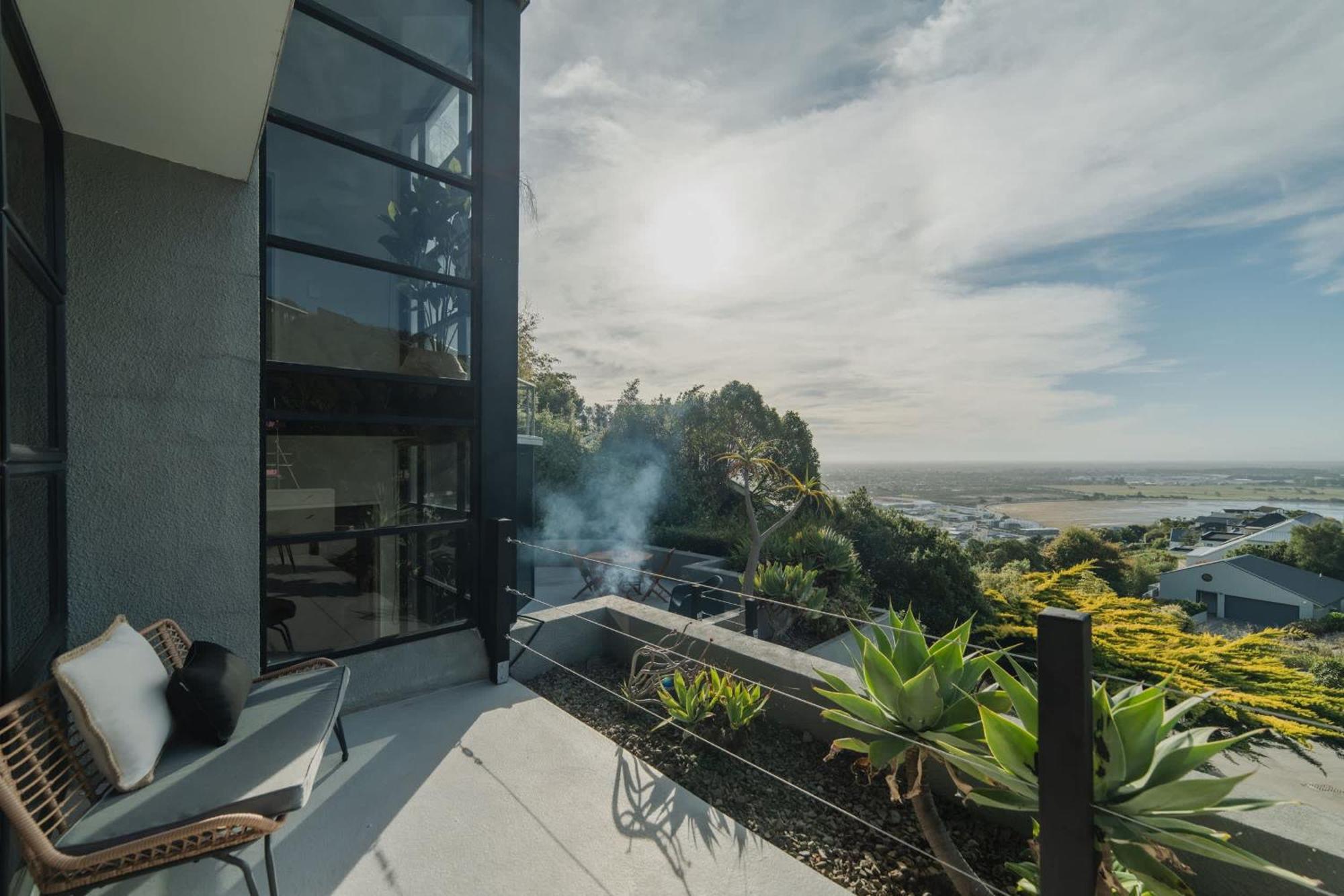Apartment Adventure & Relaxation Cozy 3br With Games & Scenic Views *