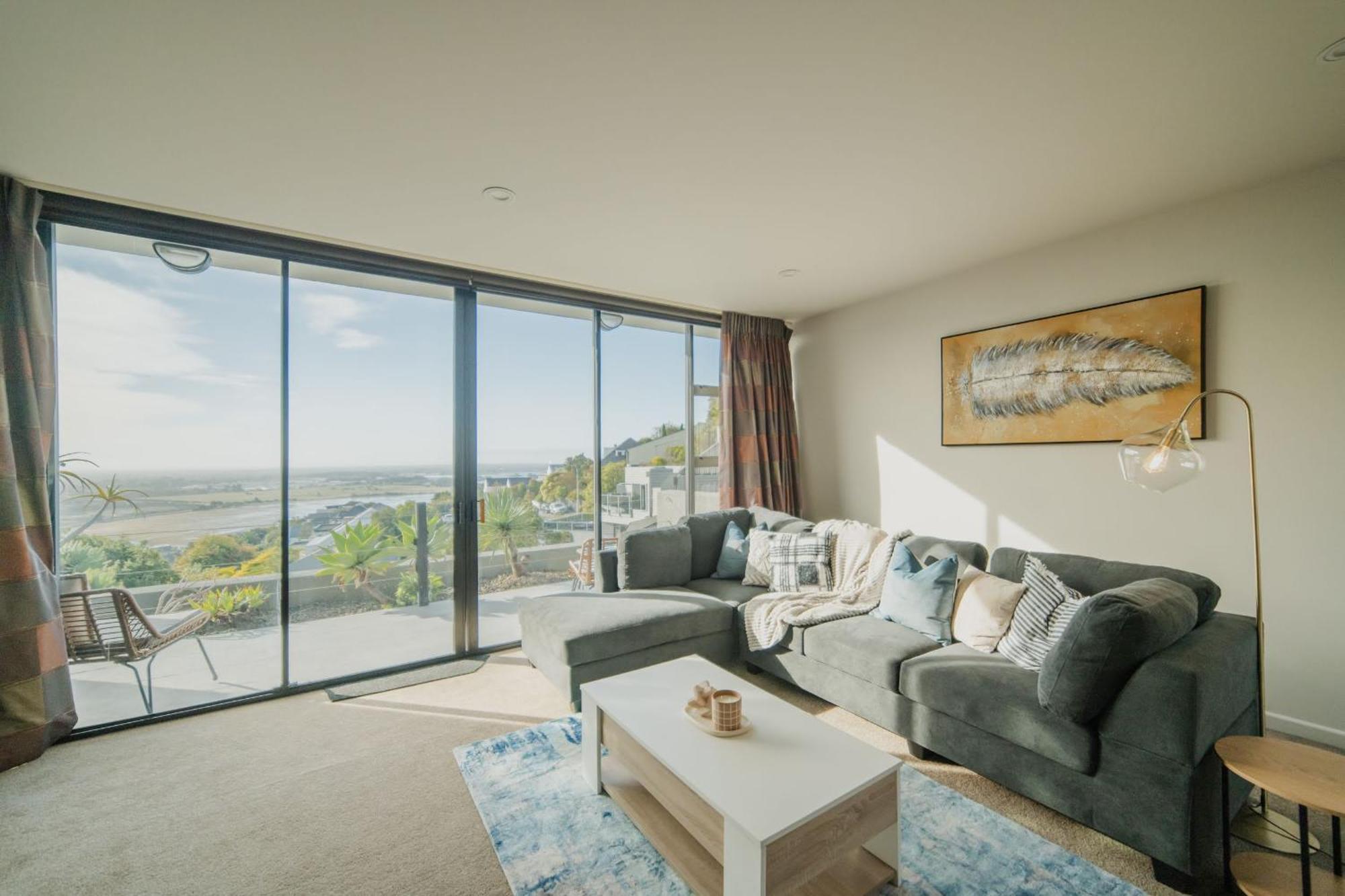 Apartment Adventure & Relaxation Cozy 3br With Games & Scenic Views *