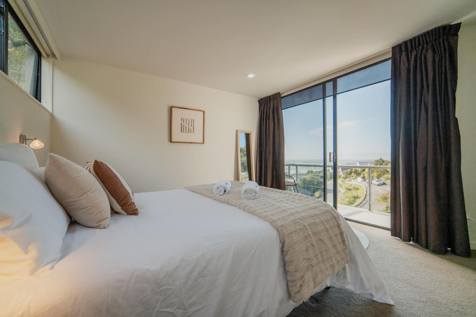 Adventure & Relaxation Cozy 3br With Games & Scenic Views Apartment Christchurch
