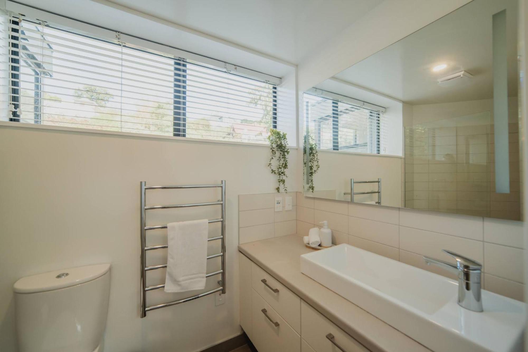 Adventure & Relaxation Cozy 3br With Games & Scenic Views *