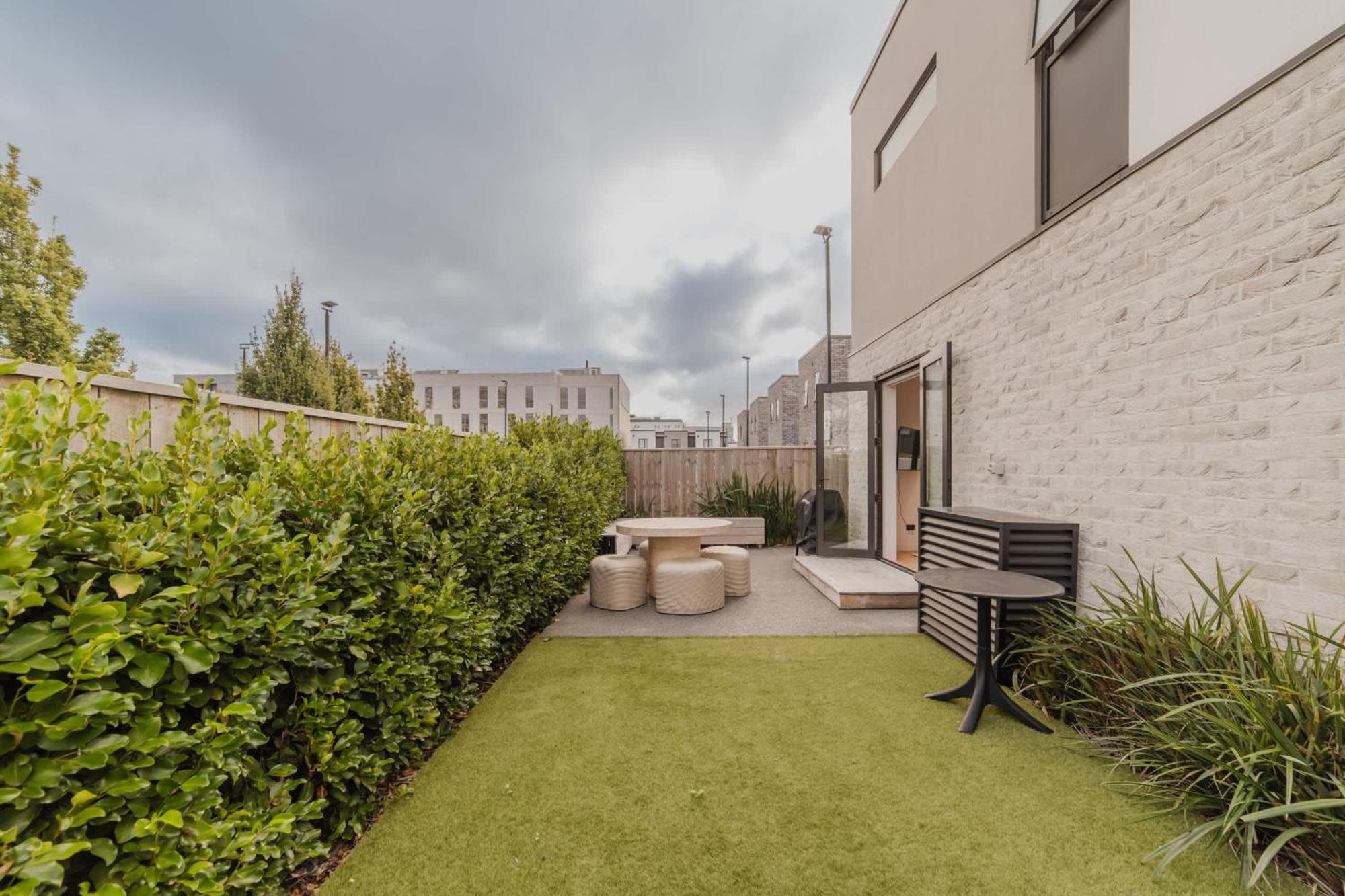 Bright 2br W Yard Washer Full Kitchen * Christchurch